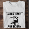 UNTERSCHÄTZE NIEMALS EINEN ALTEN MANN AUF SKIERN - Herren Bio-Baumwolle T-Shirt